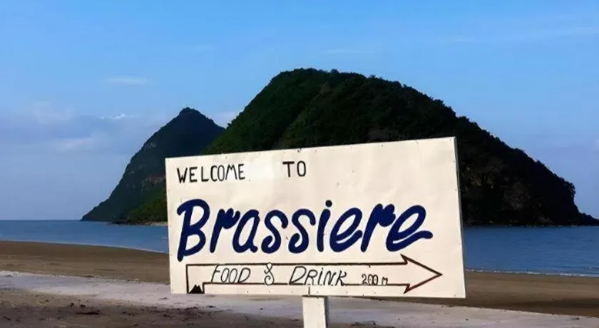 Brassiere Beach Hotel