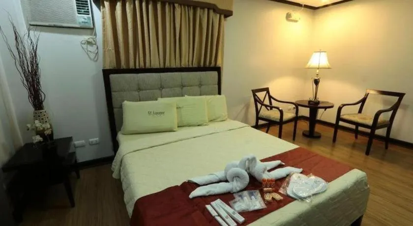 Bed in D' Leonor Hotel