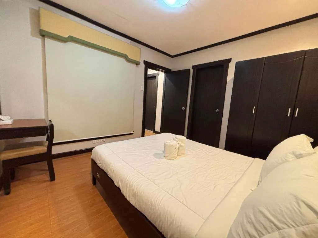 Bed in D' Leonor Hotel