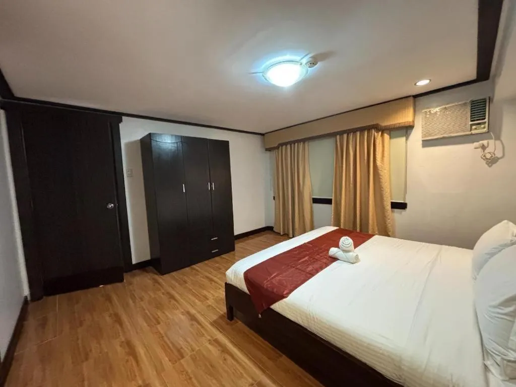 Bed in D' Leonor Hotel