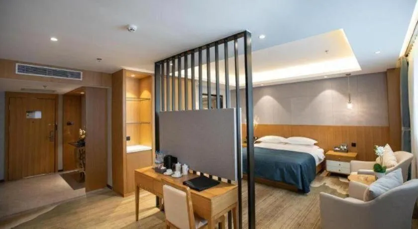 Bed in Kunming Greenlake View Hotel