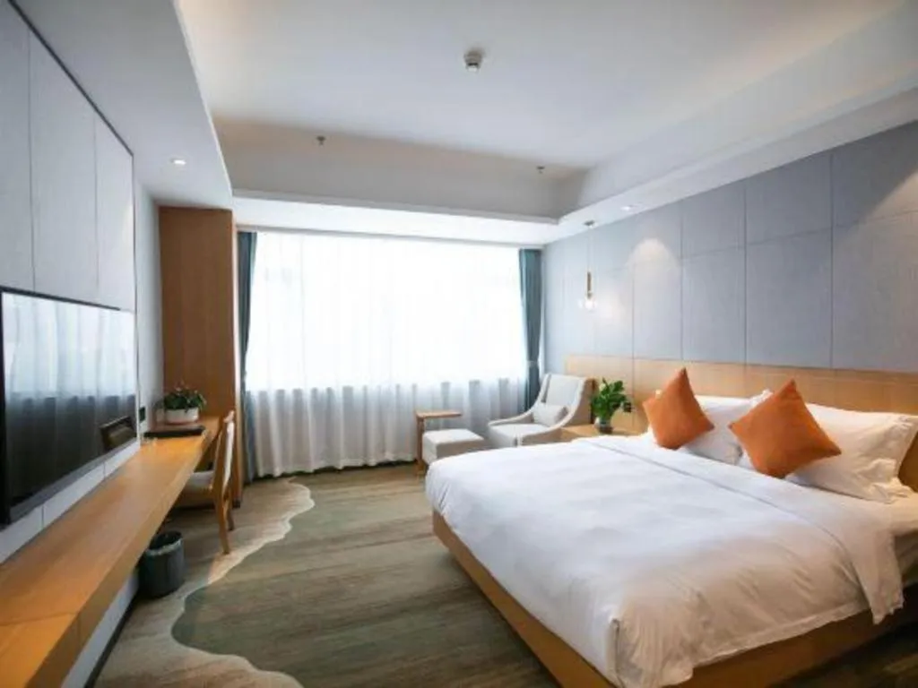 Bed in Kunming Greenlake View Hotel