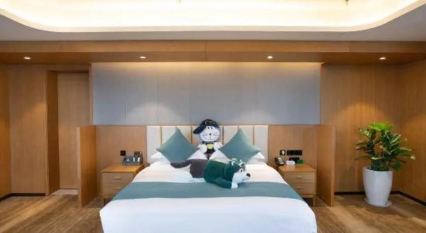 Bed in Kunming Greenlake View Hotel