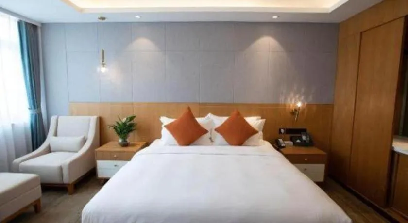 Bed in Kunming Greenlake View Hotel