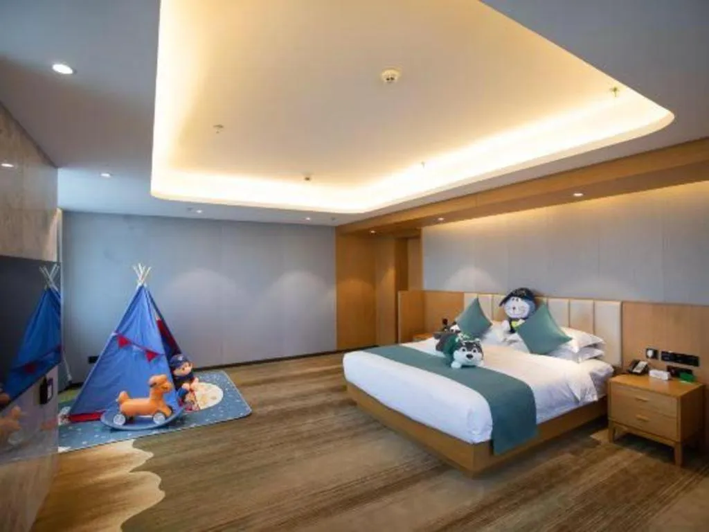 Bed in Kunming Greenlake View Hotel