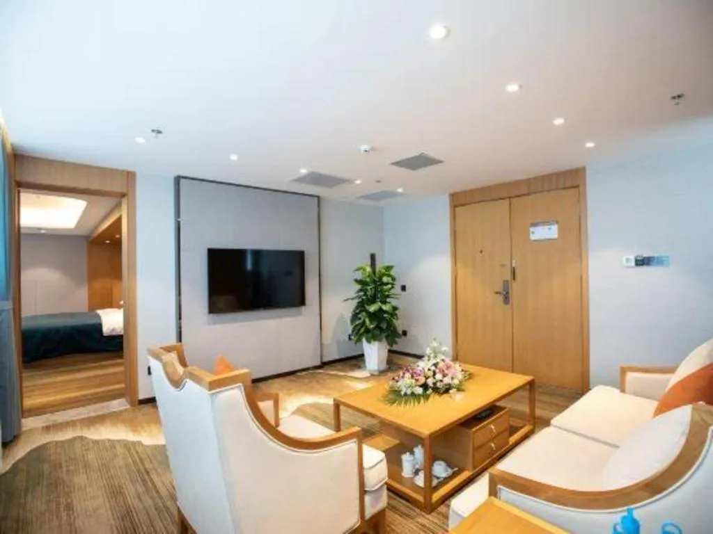 Bed in Kunming Greenlake View Hotel