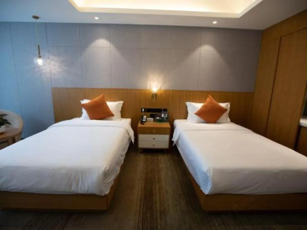 Bed in Kunming Greenlake View Hotel