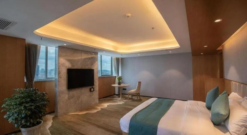 Bed in Kunming Greenlake View Hotel