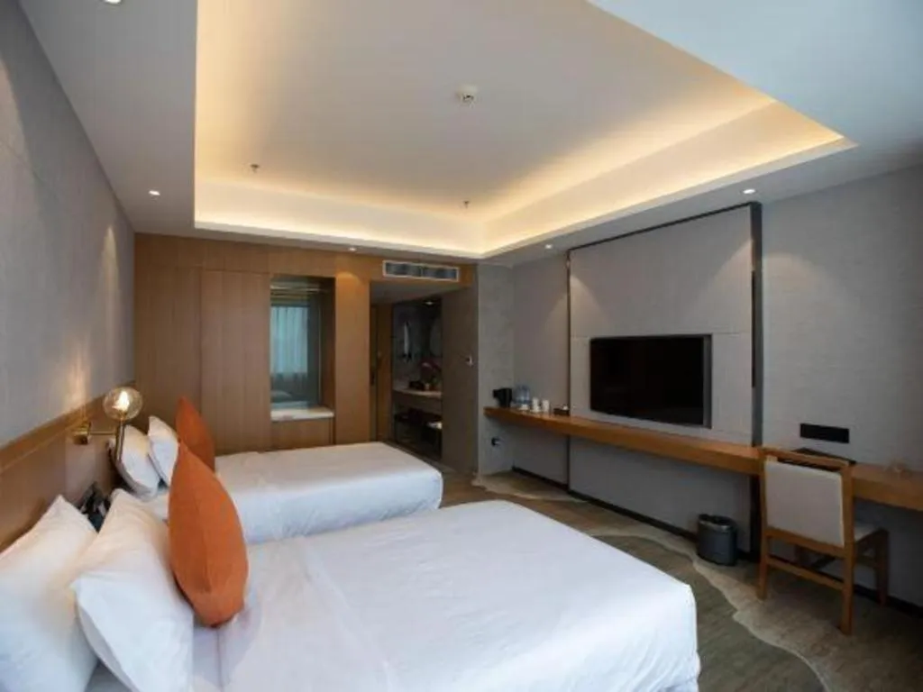 Bed in Kunming Greenlake View Hotel