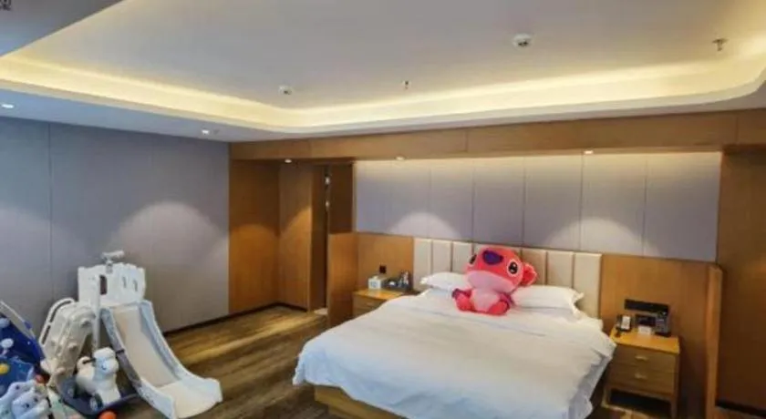 Bed in Kunming Greenlake View Hotel