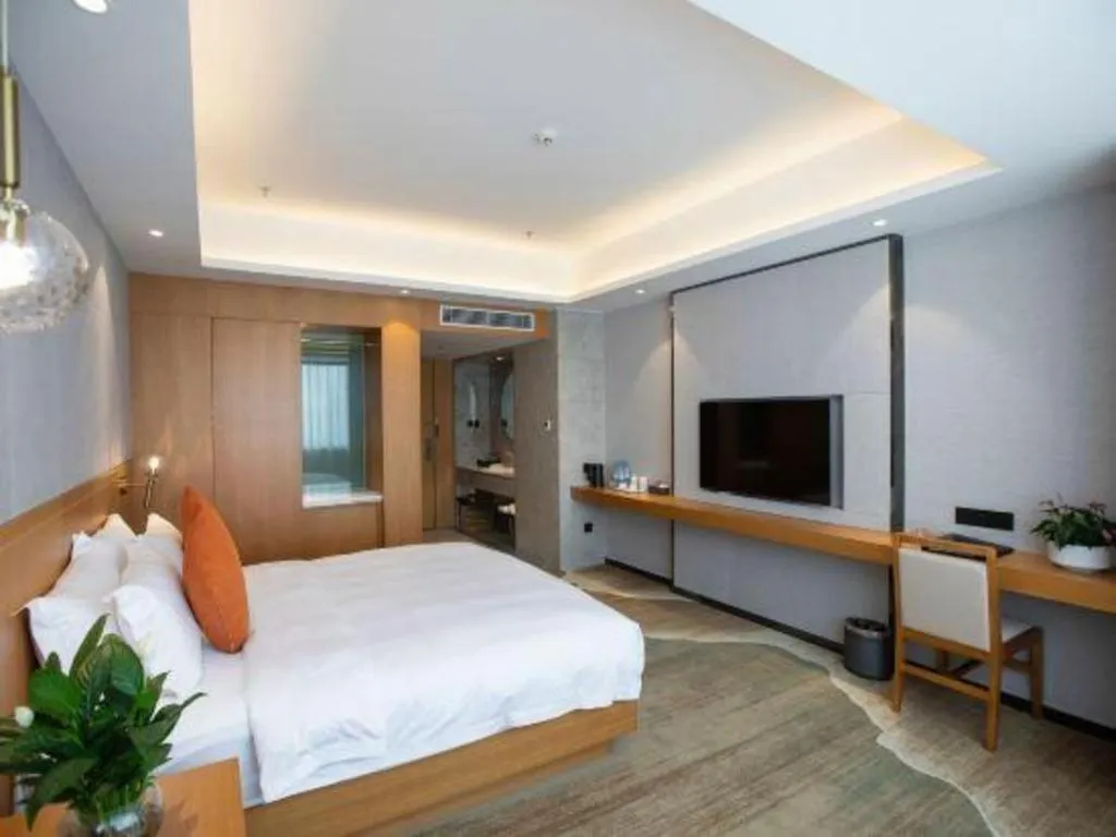 Bed in Kunming Greenlake View Hotel