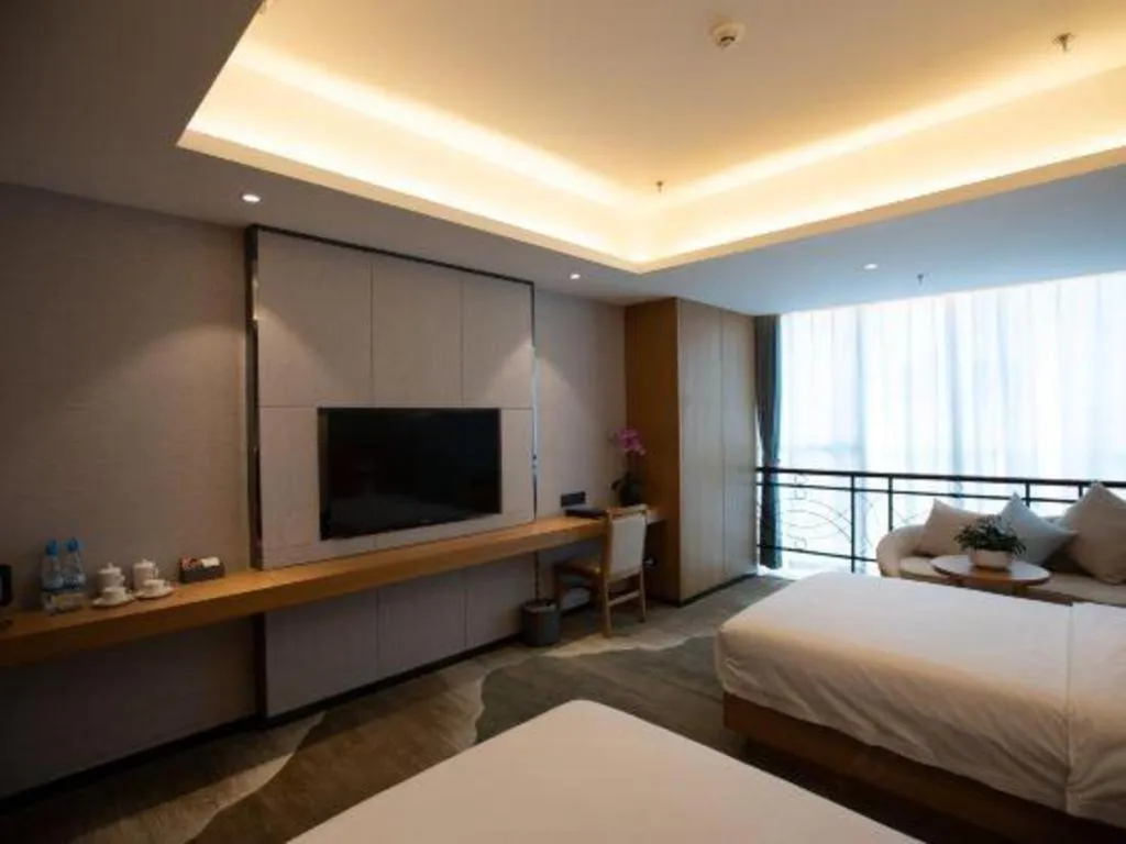 Bed in Kunming Greenlake View Hotel