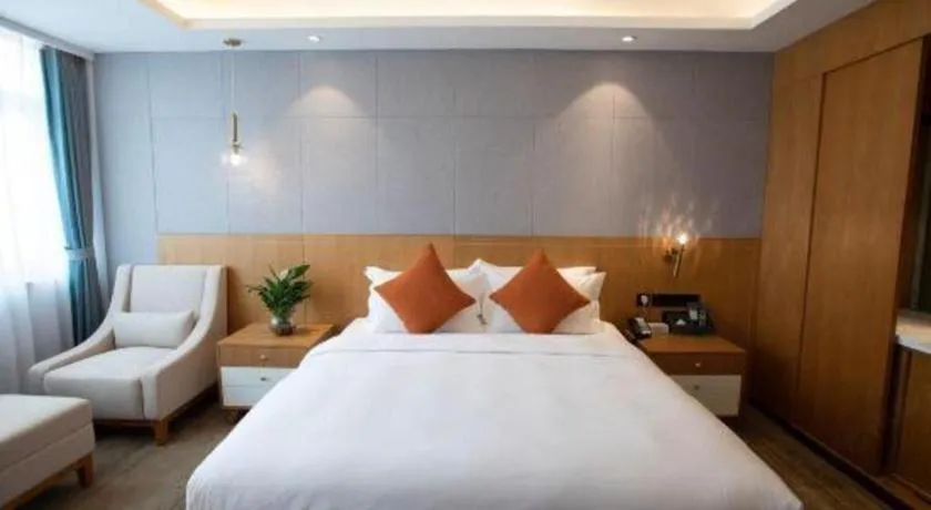 Bed in Kunming Greenlake View Hotel