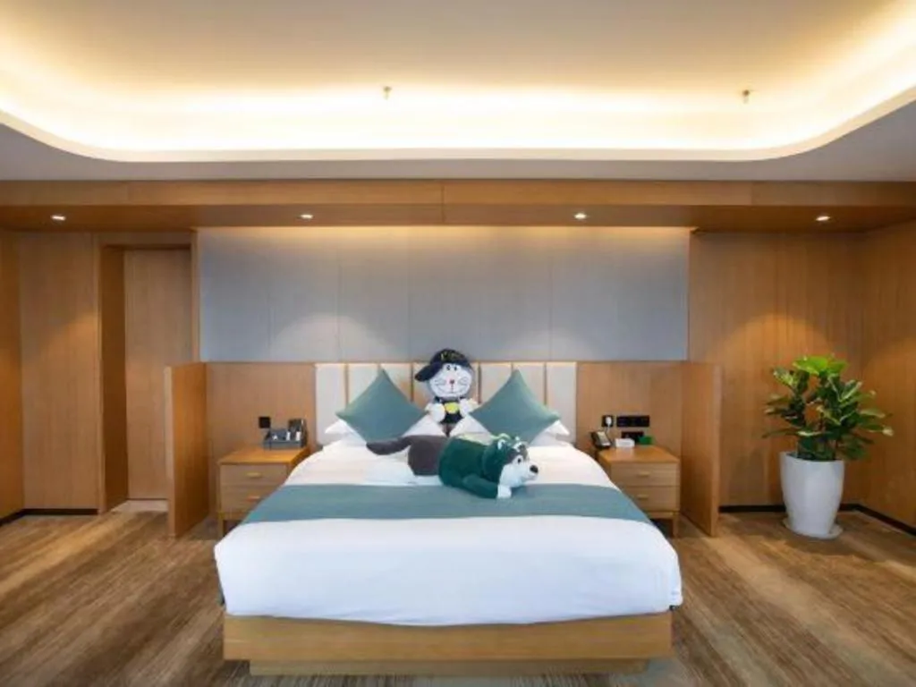 Bed in Kunming Greenlake View Hotel