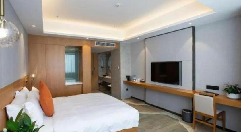 Bed in Kunming Greenlake View Hotel