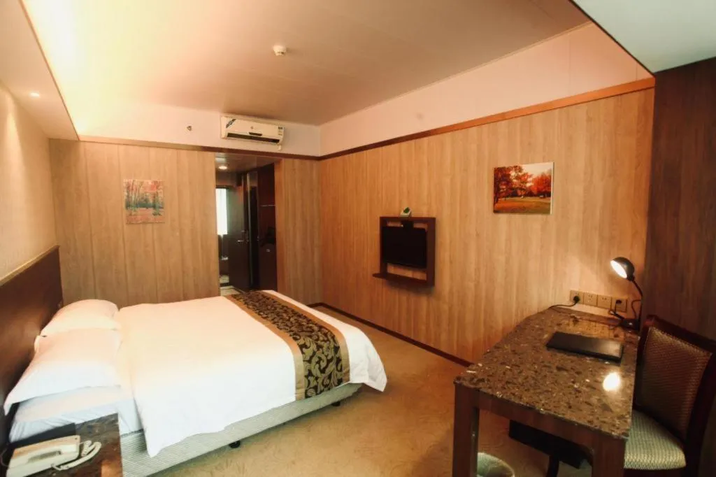 Bed in My Pleasant Hotel