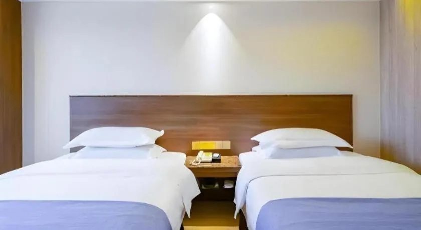 Bed in My Pleasant Hotel