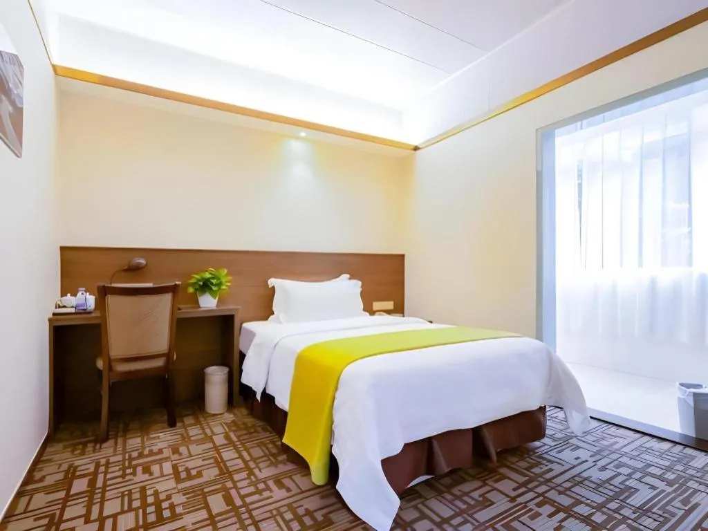 Bed in My Pleasant Hotel