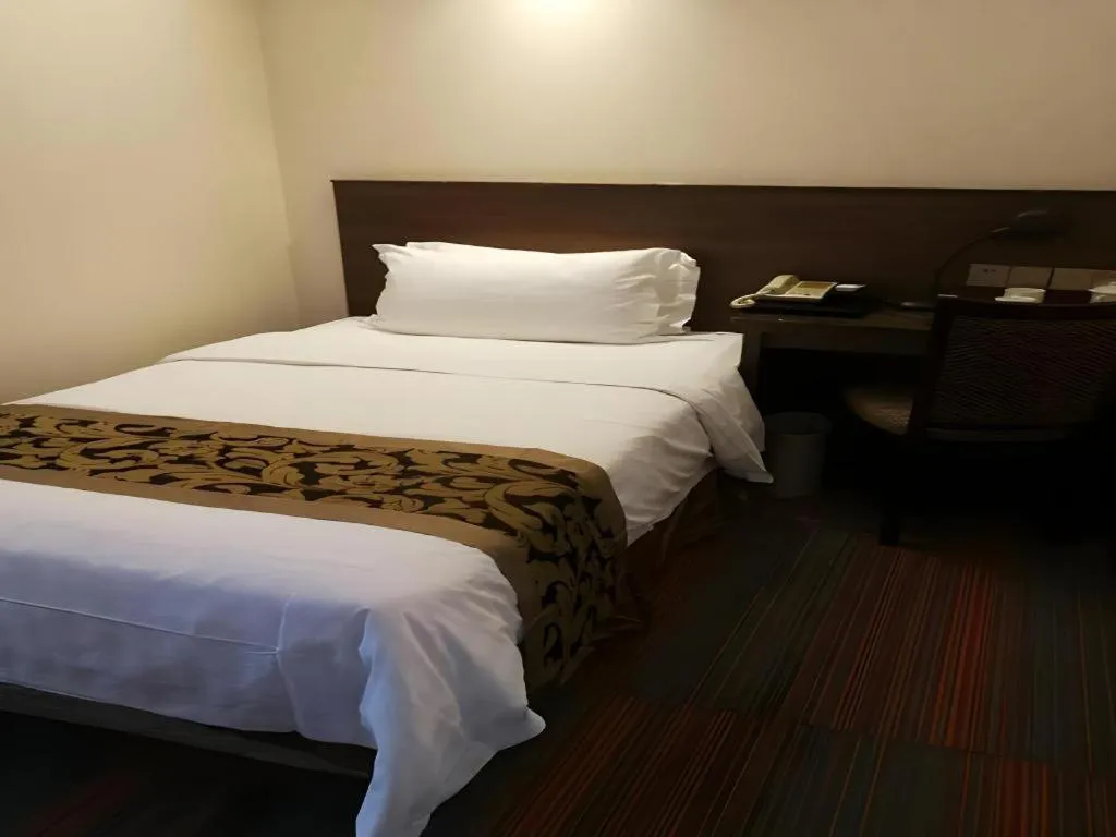 Bed in My Pleasant Hotel