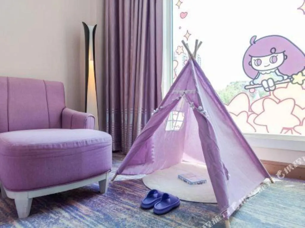 Bed in Dongguan Castfast Hotel