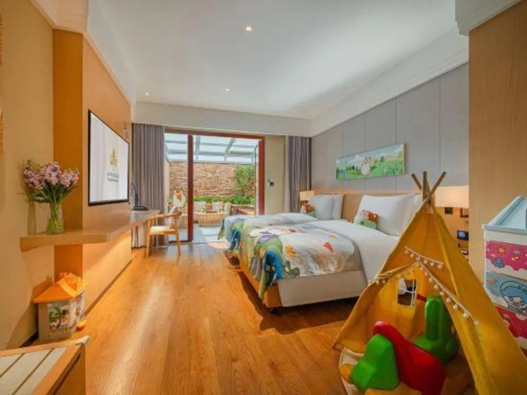 Bed in Dongguan Castfast Hotel