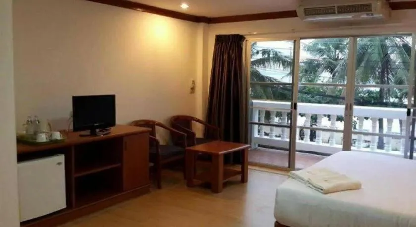 Bed in Sea Falcon on the Water