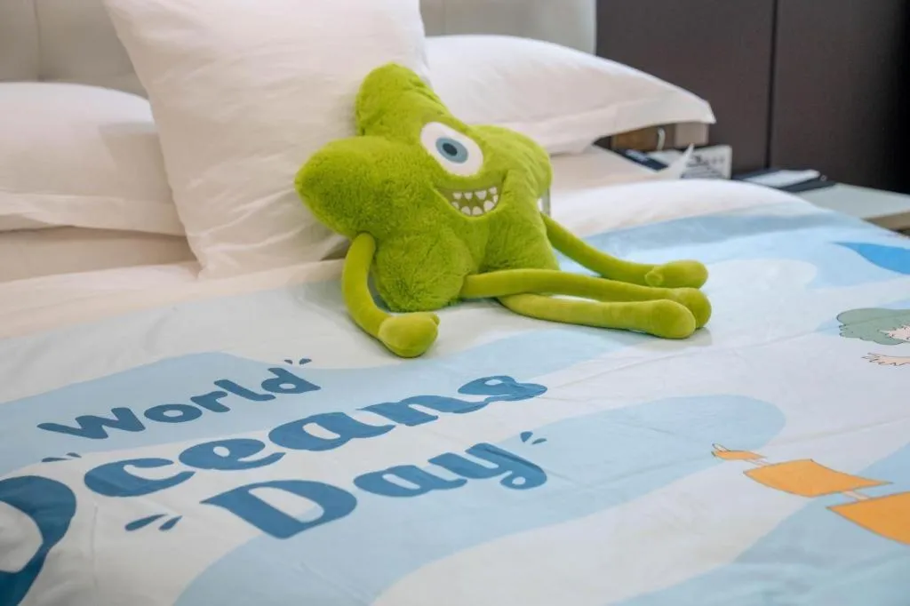 Bed in Urumqi Bayinhe Hotel