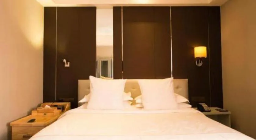 Bed in Urumqi Bayinhe Hotel