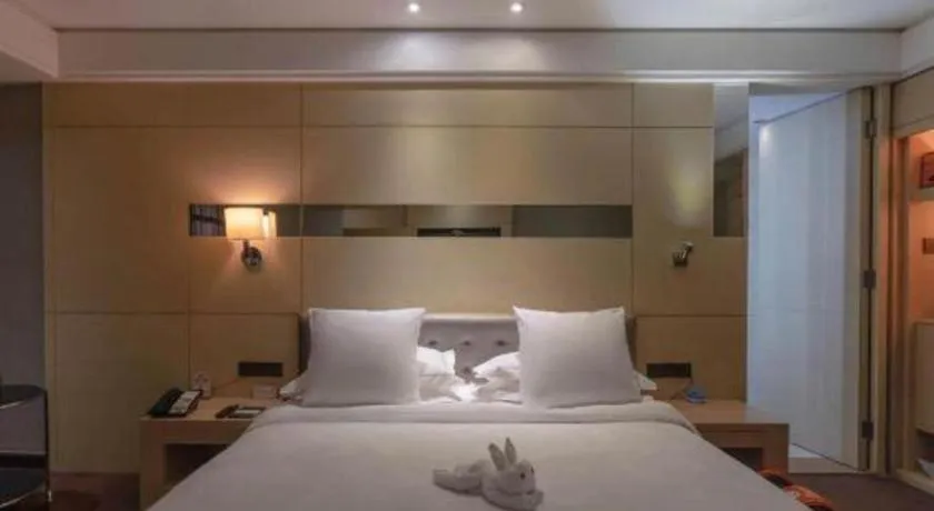 Bed in Urumqi Bayinhe Hotel