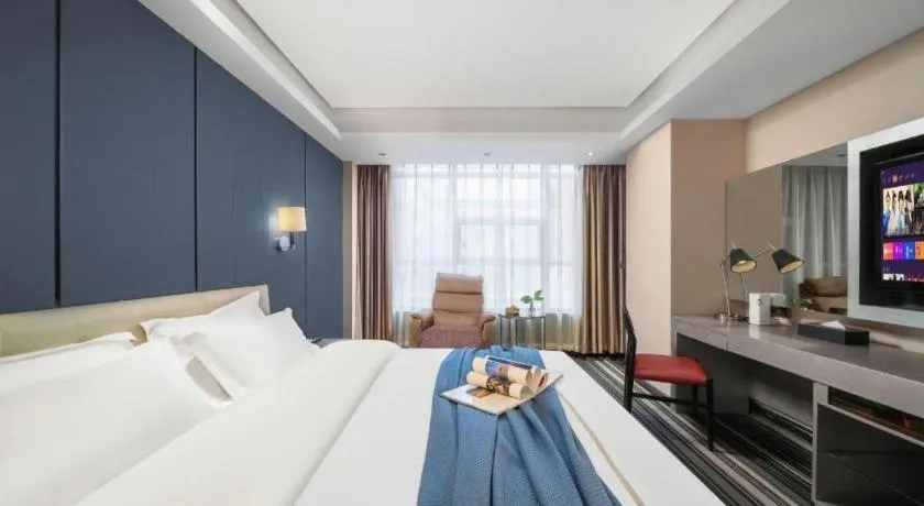 Bed in Urumqi Bayinhe Hotel