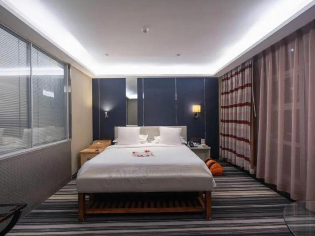 Bed in Urumqi Bayinhe Hotel