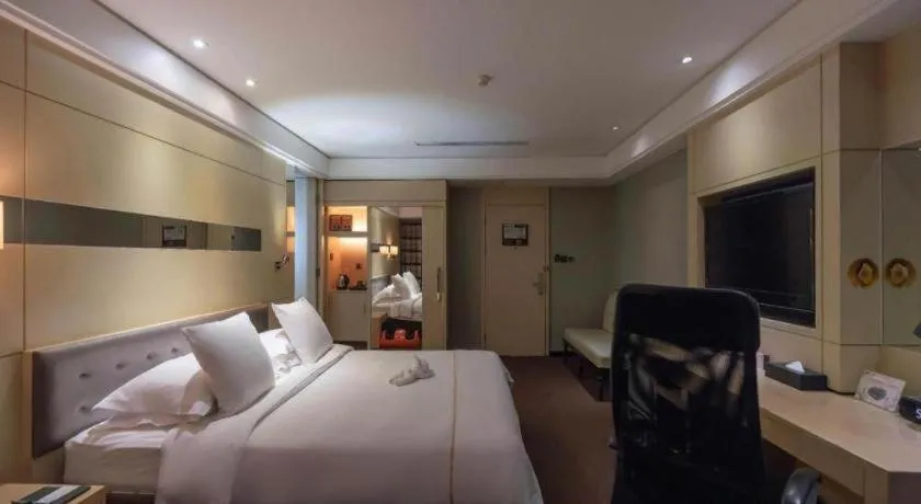 Bed in Urumqi Bayinhe Hotel