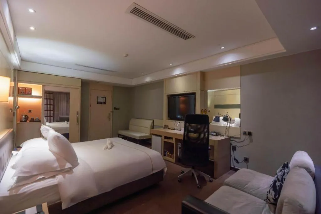 Bed in Urumqi Bayinhe Hotel