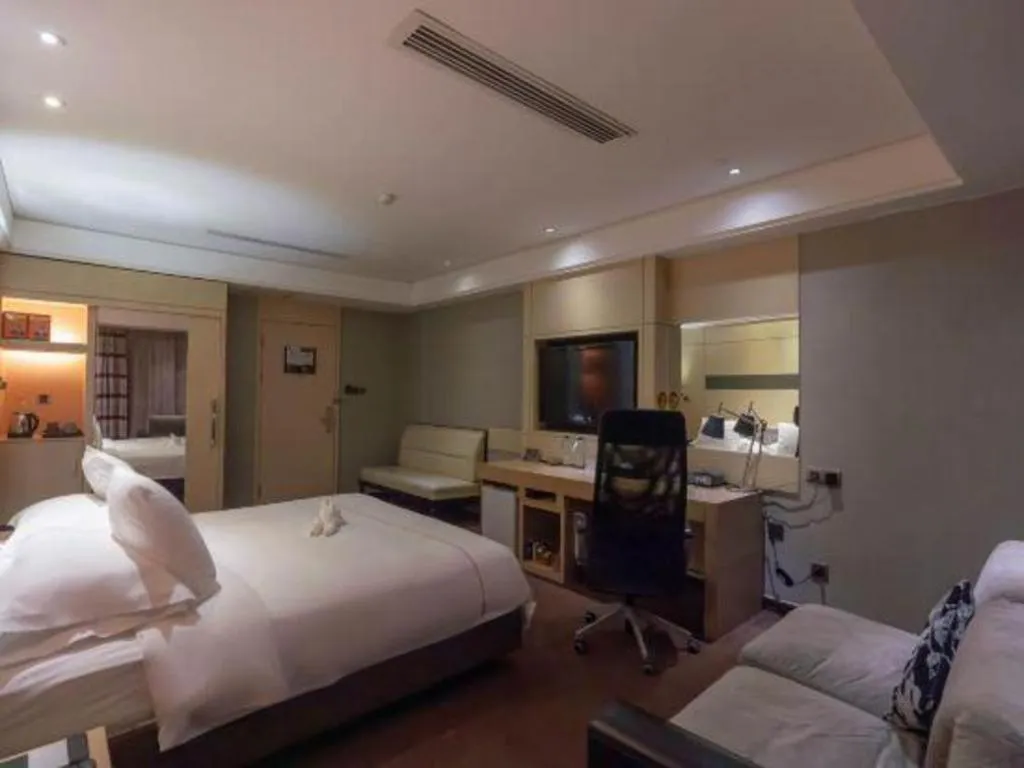 Bed in Urumqi Bayinhe Hotel