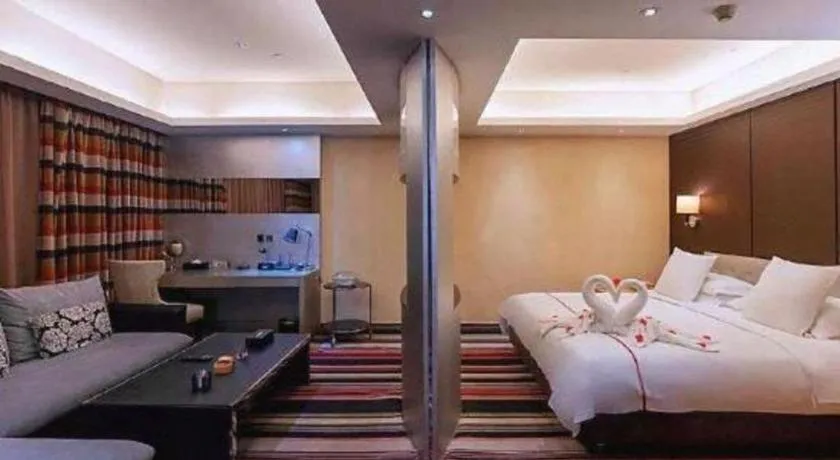 Bed in Urumqi Bayinhe Hotel