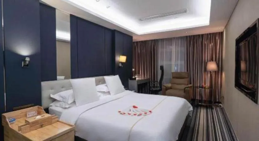 Bed in Urumqi Bayinhe Hotel
