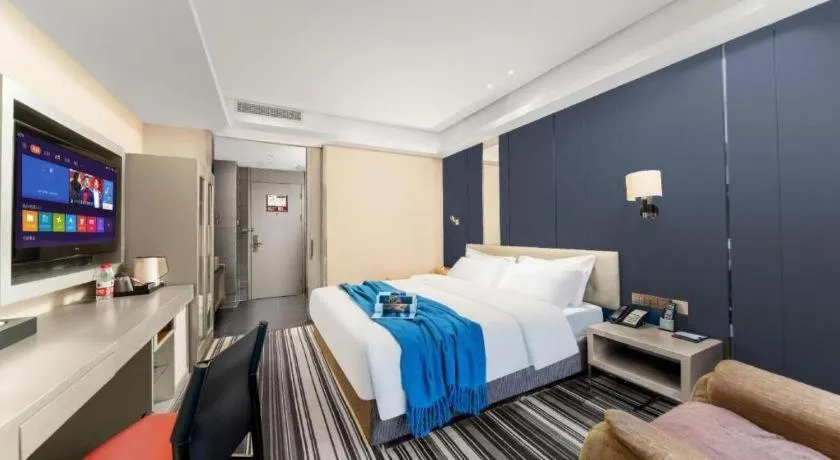 Bed in Urumqi Bayinhe Hotel