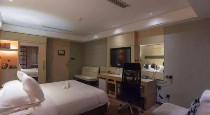 Bed in Urumqi Bayinhe Hotel