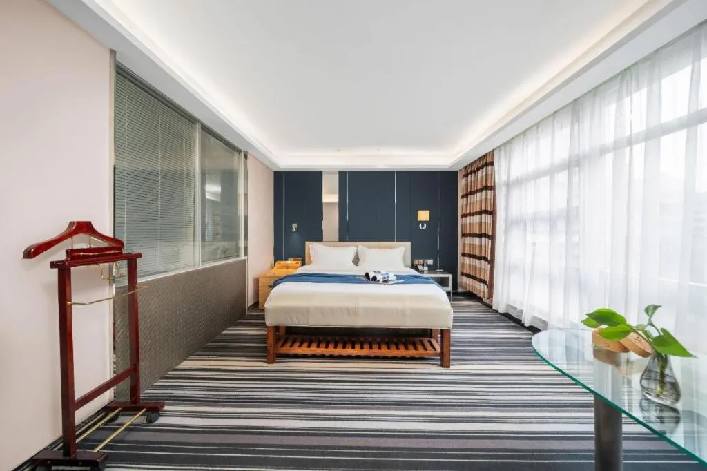 Bed in Urumqi Bayinhe Hotel