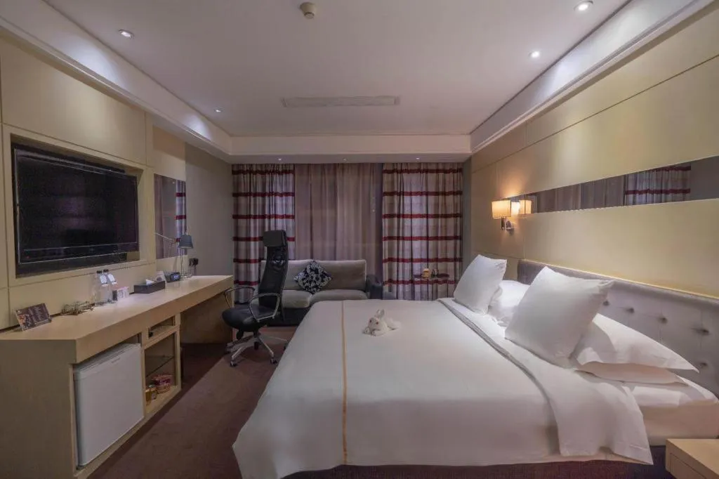 Bed in Urumqi Bayinhe Hotel