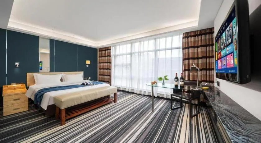 Bed in Urumqi Bayinhe Hotel