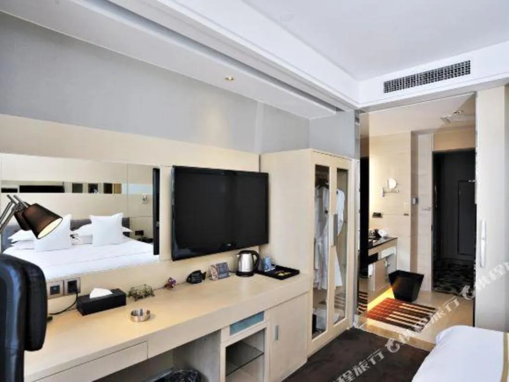 Bed in Urumqi Bayinhe Hotel