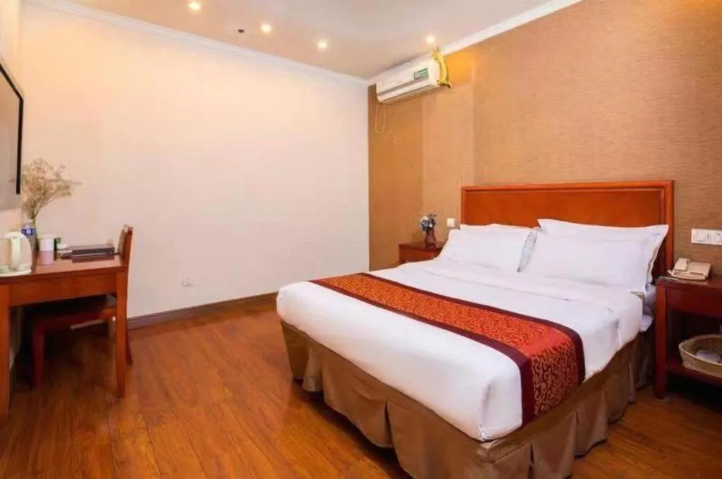 Bed in GreenTree Inn Jiangsu Wuxi Meiyuan Kaiyuan Temple Subway Master Station Express Hotel