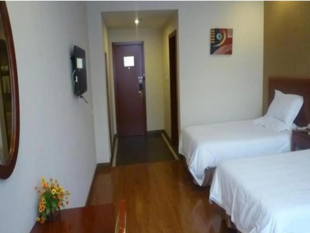 Bed in GreenTree Inn Jiangsu Wuxi Meiyuan Kaiyuan Temple Subway Master Station Express Hotel