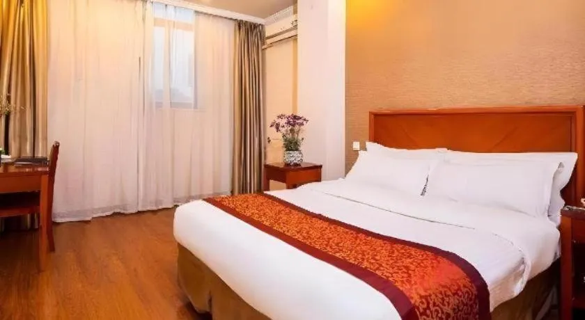 Bed in GreenTree Inn Jiangsu Wuxi Meiyuan Kaiyuan Temple Subway Master Station Express Hotel