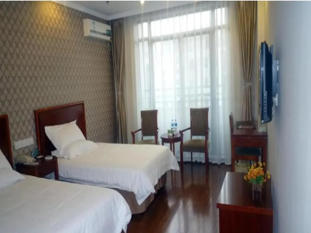 Bed in GreenTree Inn Jiangsu Wuxi Meiyuan Kaiyuan Temple Subway Master Station Express Hotel