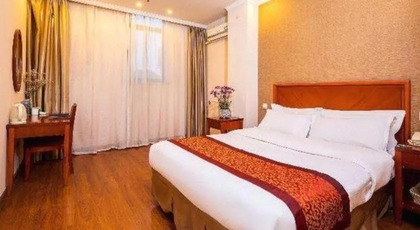 Bed in GreenTree Inn Jiangsu Wuxi Meiyuan Kaiyuan Temple Subway Master Station Express Hotel