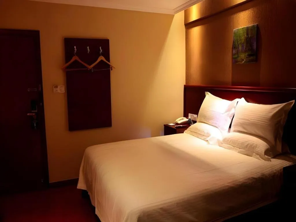 Bed in GreenTree Inn Xi'an Bell and Drum Tower Food Street Ancient City Wall Ximen Express Hotel