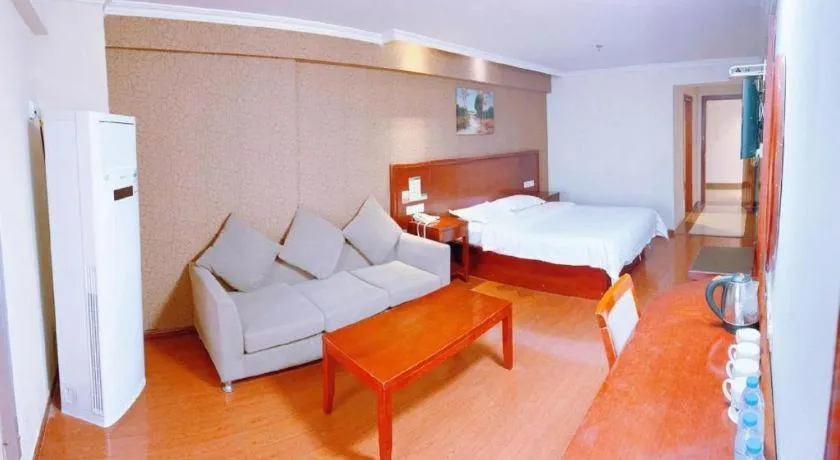 Bed in GreenTree Inn Xi'an Bell and Drum Tower Food Street Ancient City Wall Ximen Express Hotel