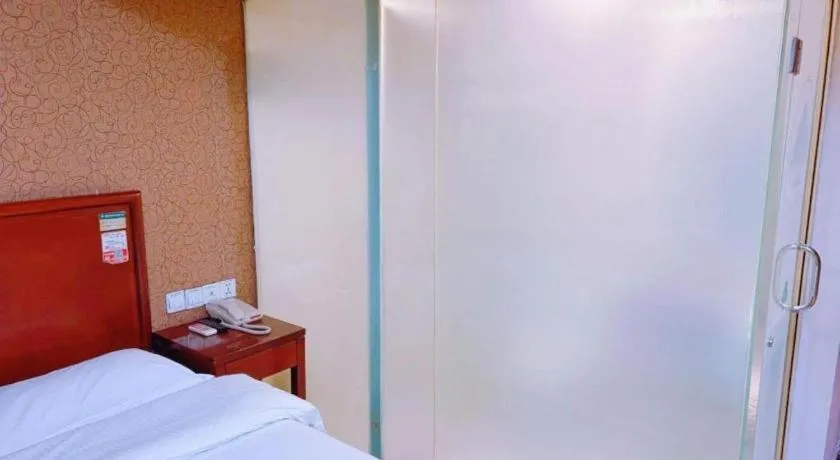 Bed in GreenTree Inn Xi'an Bell and Drum Tower Food Street Ancient City Wall Ximen Express Hotel